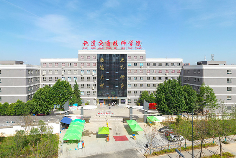 2-210512095553N8.jpg